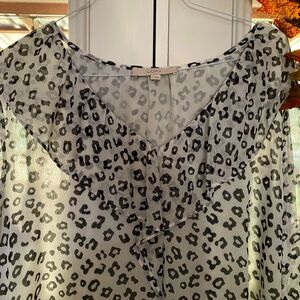 Ann Taylor LOFT White & Black Leopard Print Blouse XL